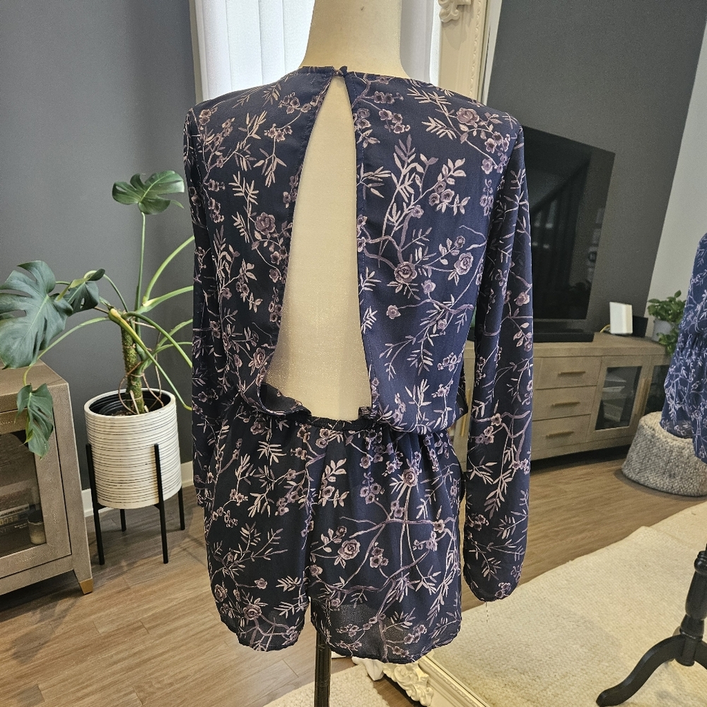 Open-back Romper - Picture 5 of 12